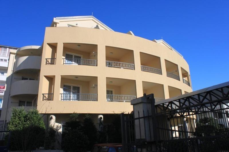 Apartmani Mirenza Budva Buitenkant foto