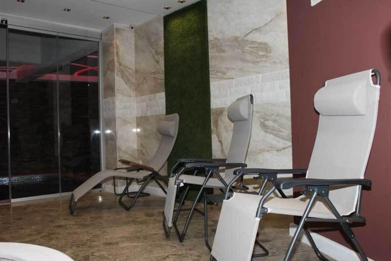 Apartmani Mirenza Budva Buitenkant foto